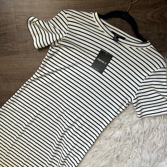 NWT polyester medium stripped body con forever 21 dress black and white - Picture 3 of 8